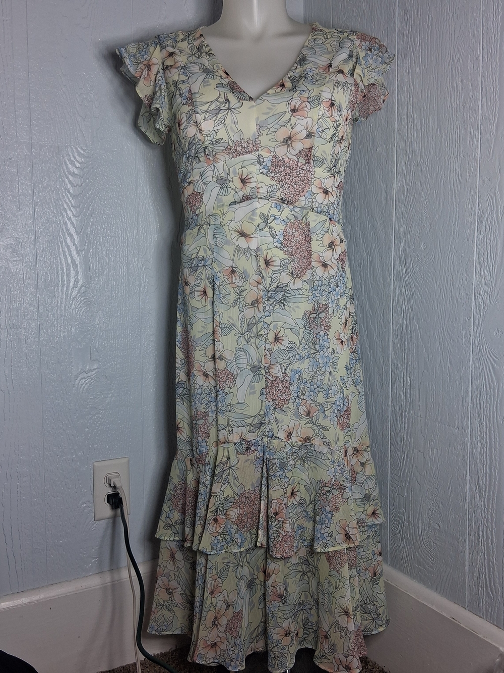 Tommy Hilfiger Flutter Sleeve Tiered Midi Dress 6 Chiffon Floral Fairy Wedding
